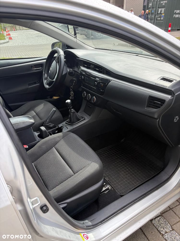 Toyota Corolla 1.4 D-4D Active EU6 - 13