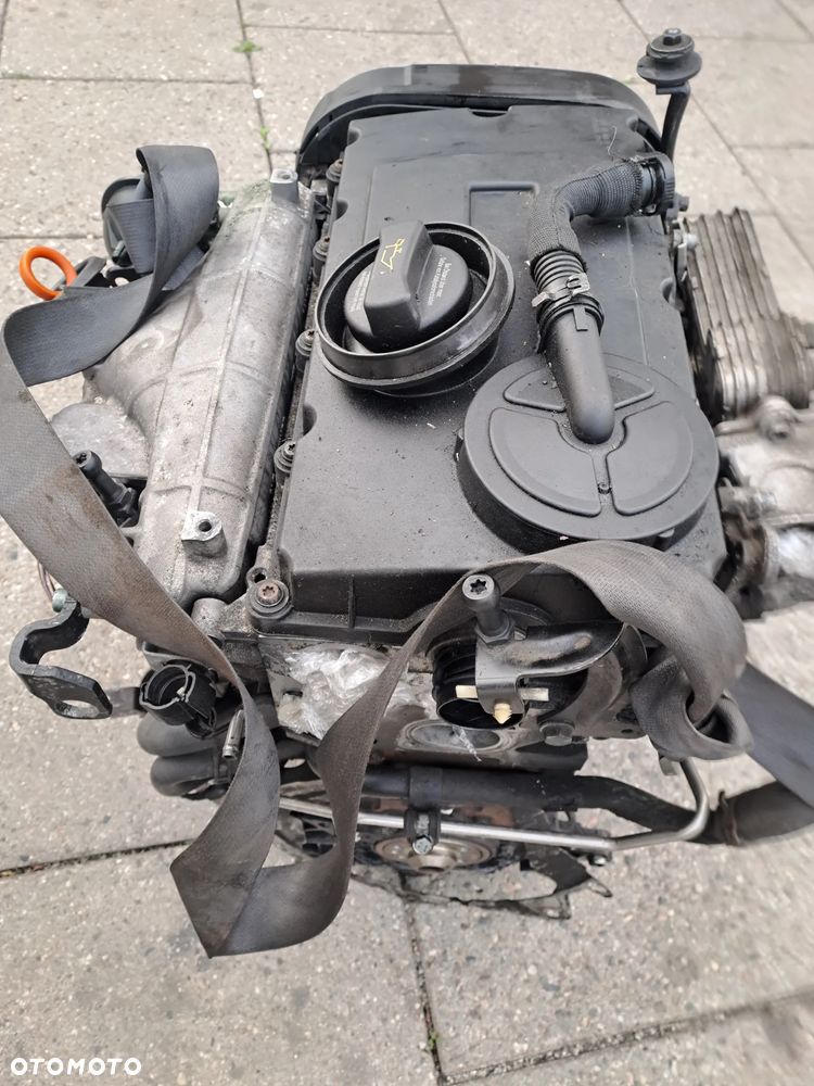 Volkswagen Passat B6 2.0 TDi 16V 140KM silnik kod BKP - 5