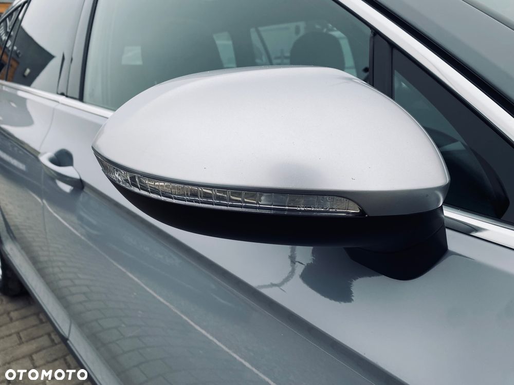 Volkswagen Passat Alltrack 2.0 TDI SCR DSG 4Motion - 20