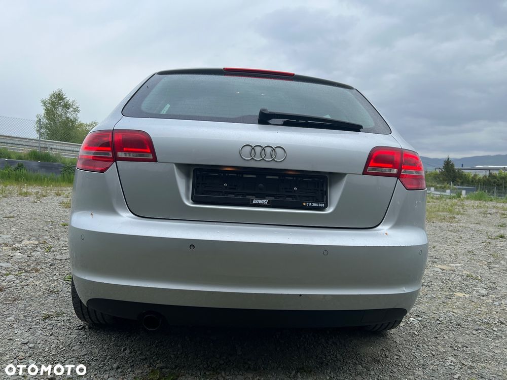 Audi A3 Sportback 1.6 TDI DPF S line Sportpaket - 28