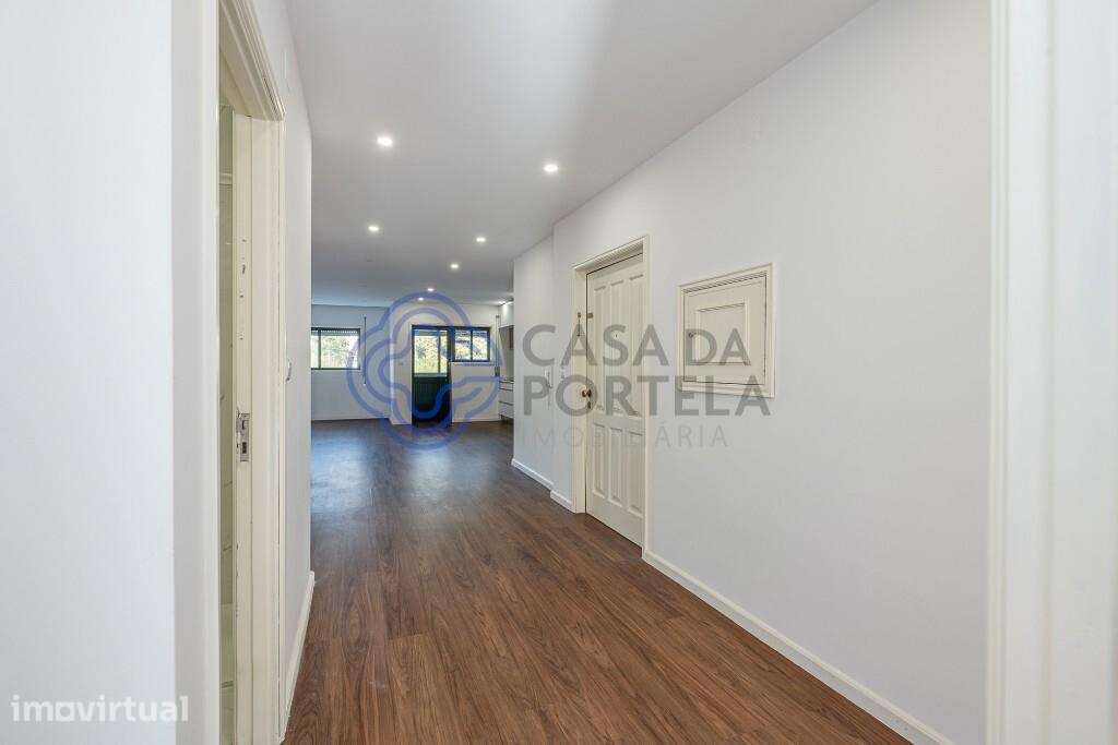 Apartamento T2 Renovado com Box | Vilar de Andorinho - Grande imagem: 3/37