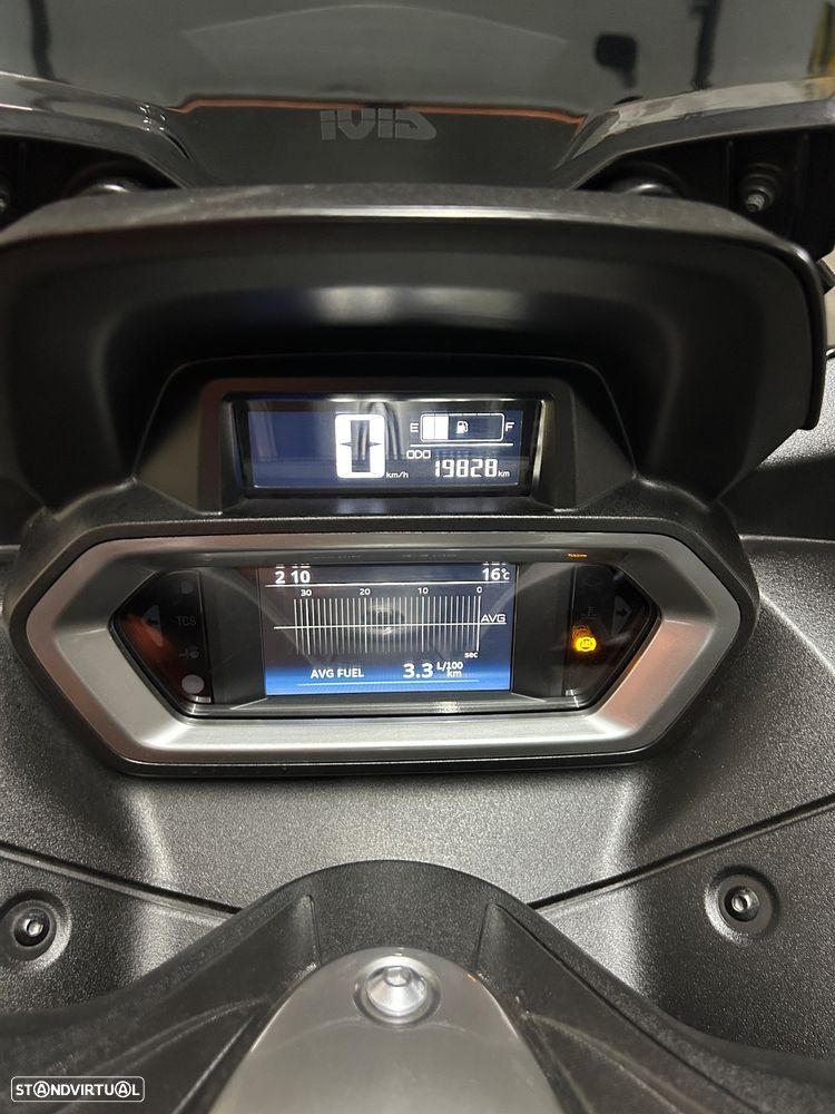 Yamaha X-Max Tech max - 15