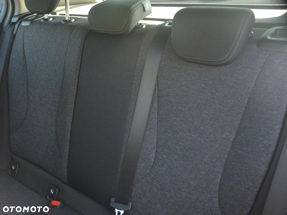 BMW Seria 1 - 18