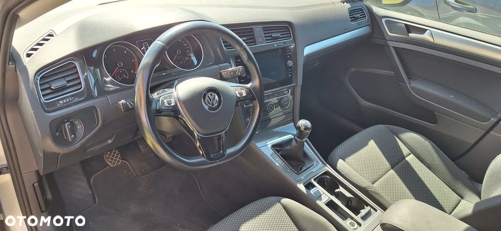 Volkswagen Golf - 14