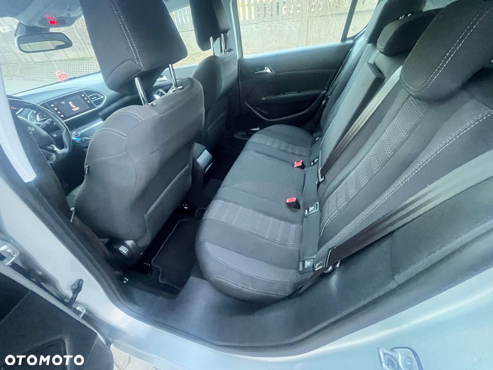 Peugeot 308 110 e-THP Stop & Start Allure - 11