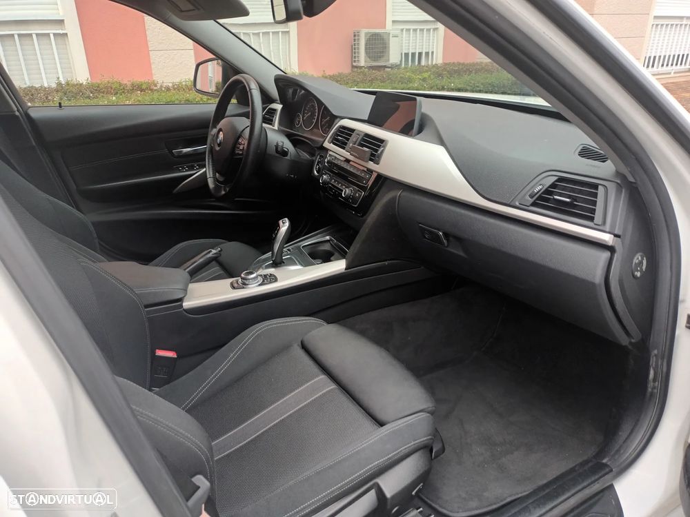 BMW 320 d Touring Advantage Auto - 14