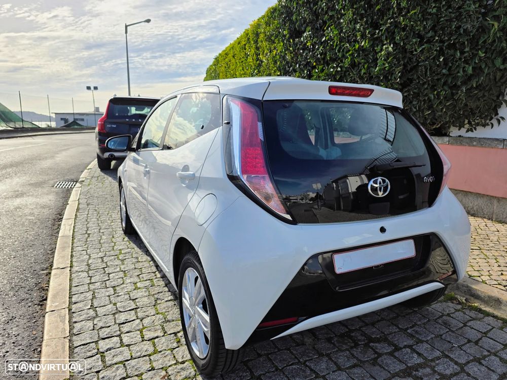 Toyota Aygo 1.0 X-Play Plus+X-Touch +TSS MM - 16