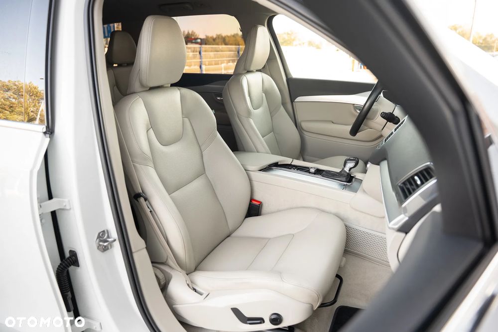 Volvo XC 90 B5 D AWD Geartronic Momentum - 23