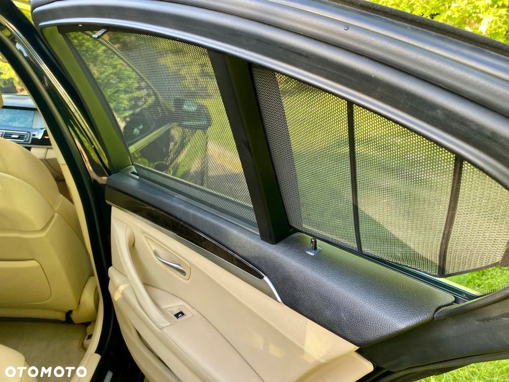 BMW Seria 5 528i Luxury Line - 22