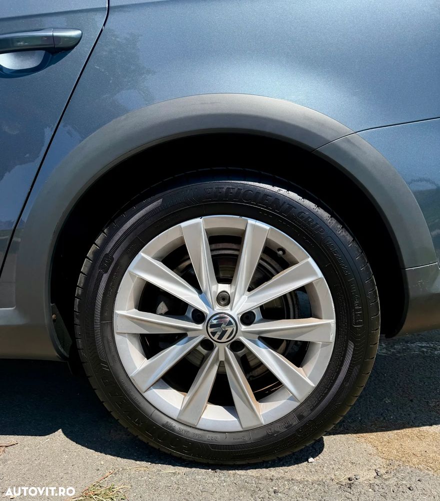 Volkswagen Passat 2.0 TDI Blue TDI DSG Comfortline - 10