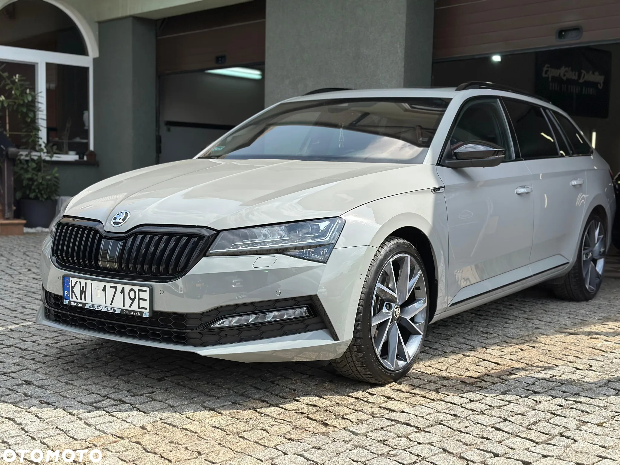 Skoda Superb 2.0 TDI SCR 4x4 Sportline DSG - 2
