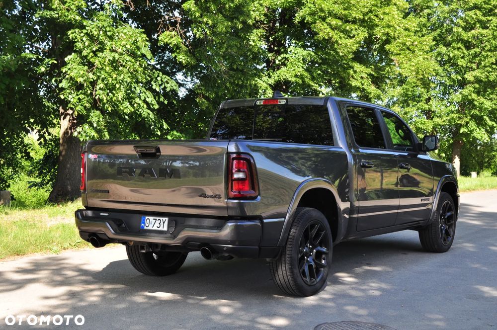 RAM 1500 Laramie Night Premium - 13