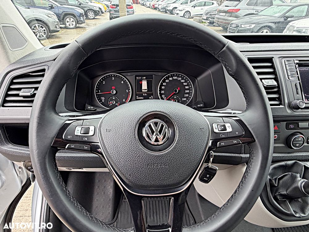 Volkswagen Caravelle - 32