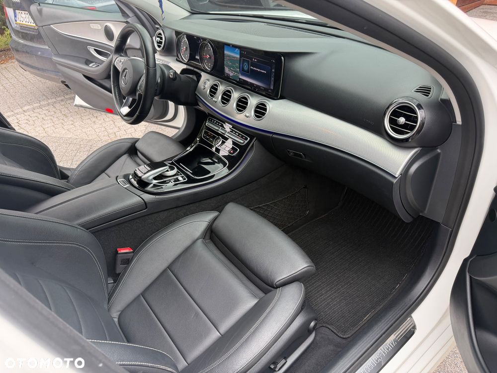 Mercedes-Benz Klasa E 220 d 9G-TRONIC - 22