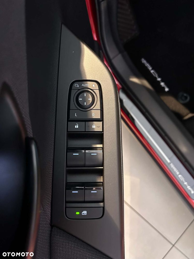 Toyota C-HR 2.0 PHEV Dynamic Force Style - 35