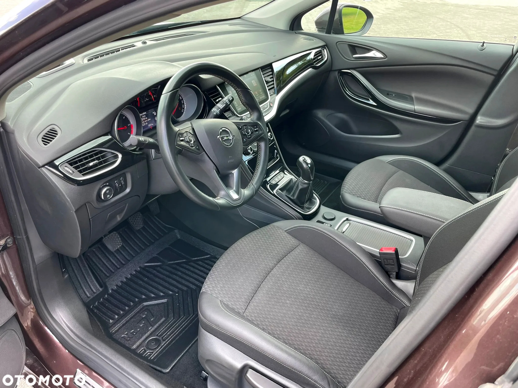 Opel Astra IV 1.6 CDTI Cosmo - 14