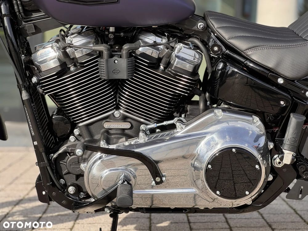 Harley-Davidson Softail Street Bob - 18