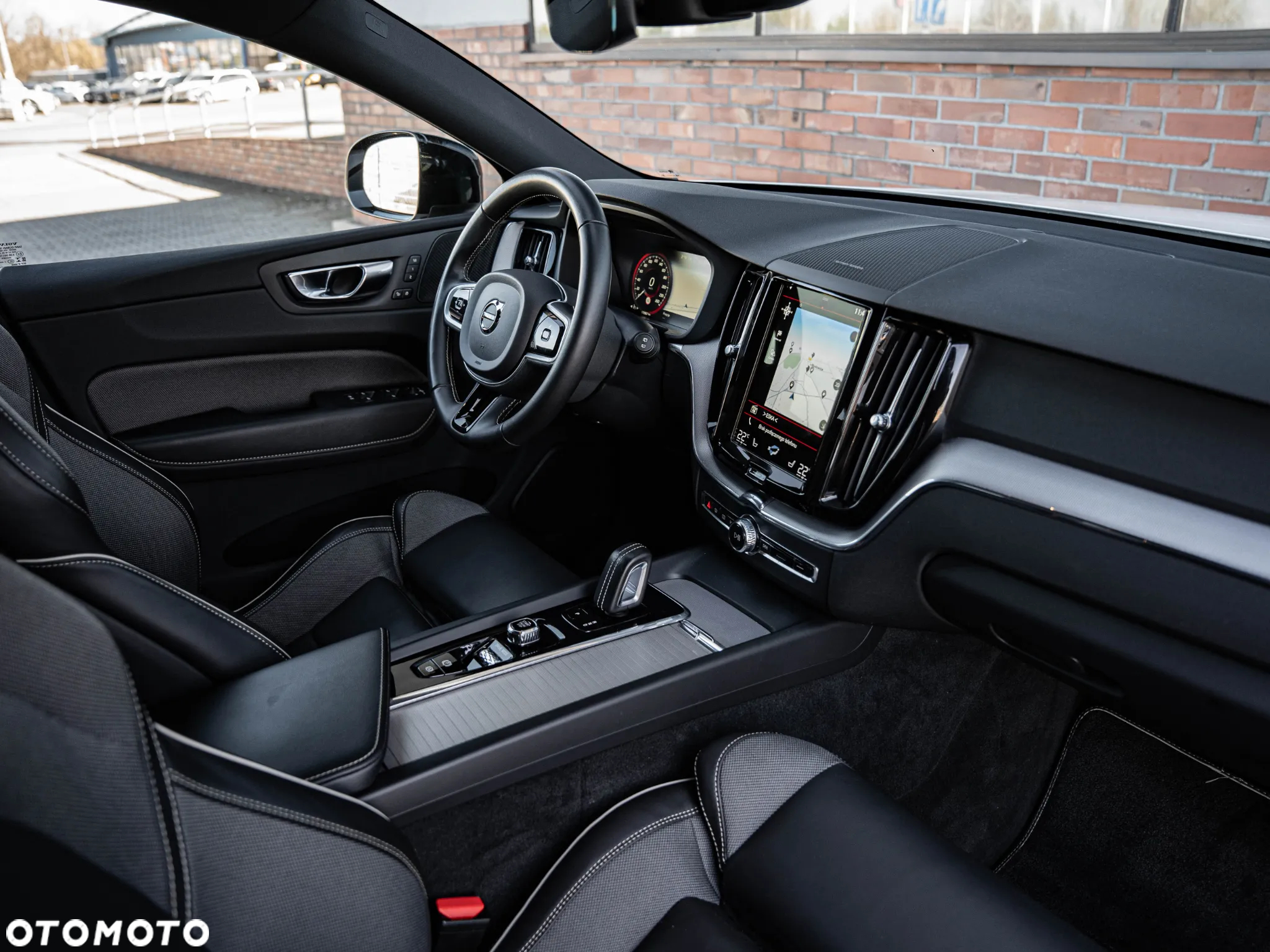 Volvo XC 60 B4 D AWD Plus Dark - 25