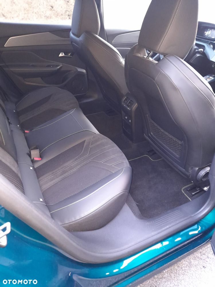Peugeot 408 1.2 PureTech GT S&S EAT8 - 32
