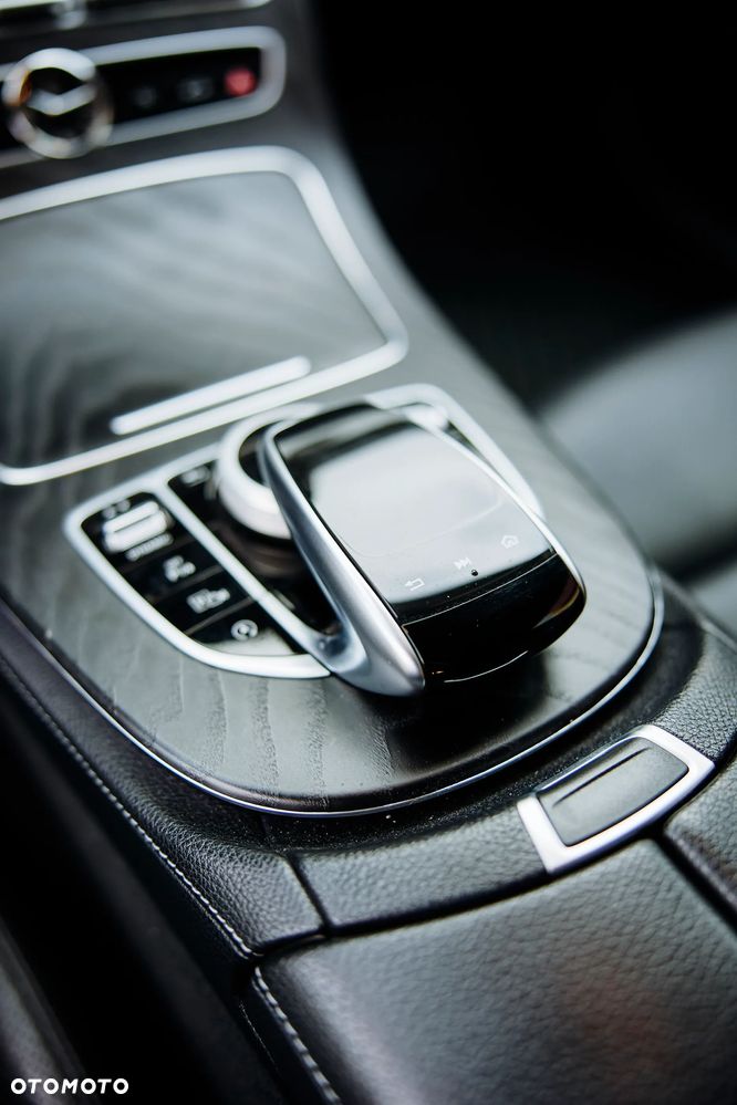 Mercedes-Benz Klasa E - 28