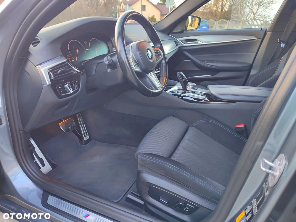 BMW Seria 5 530e iPerformance M Sport sport - 19