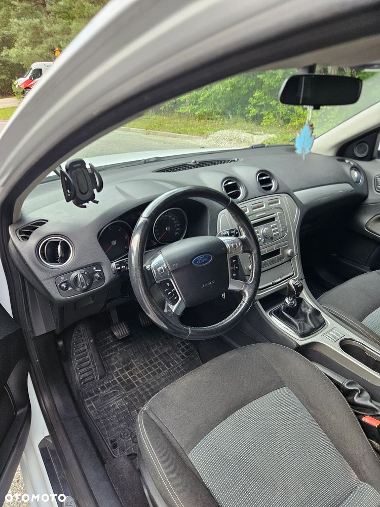 Ford Mondeo 2.0 TDCi Ambiente - 7