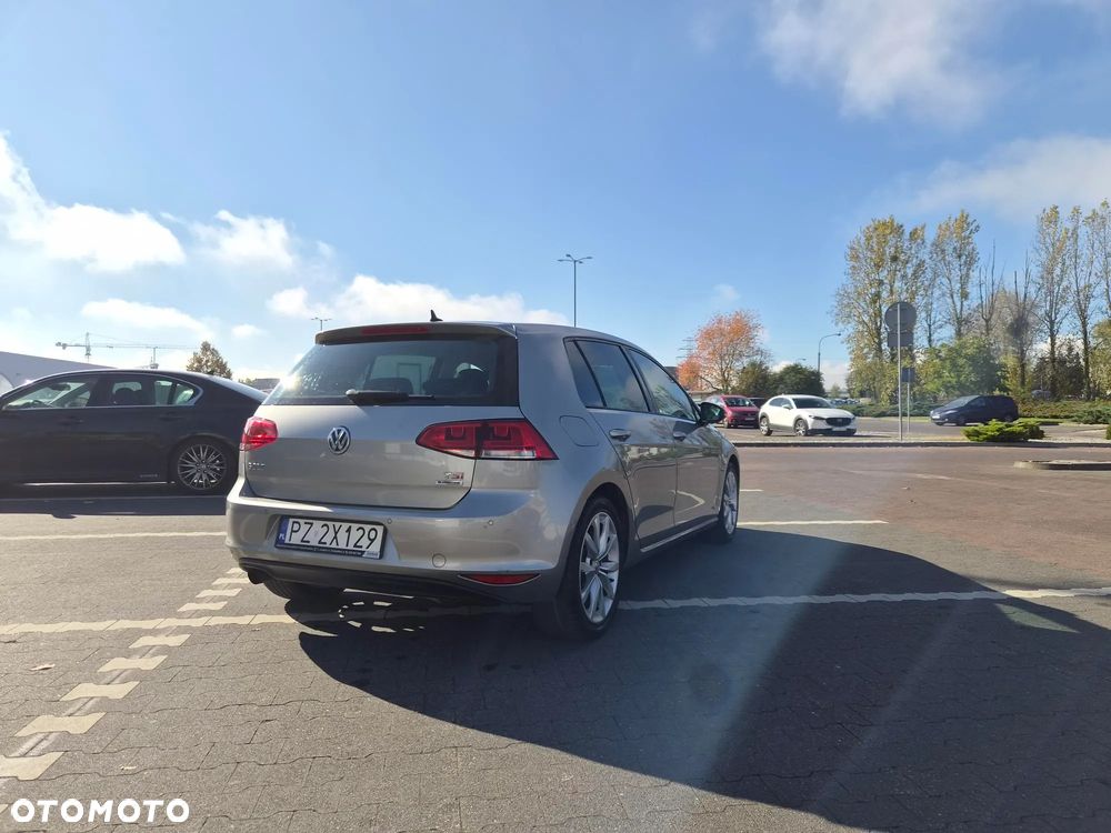Volkswagen Golf 1.2 TSI Highline DSG - 10