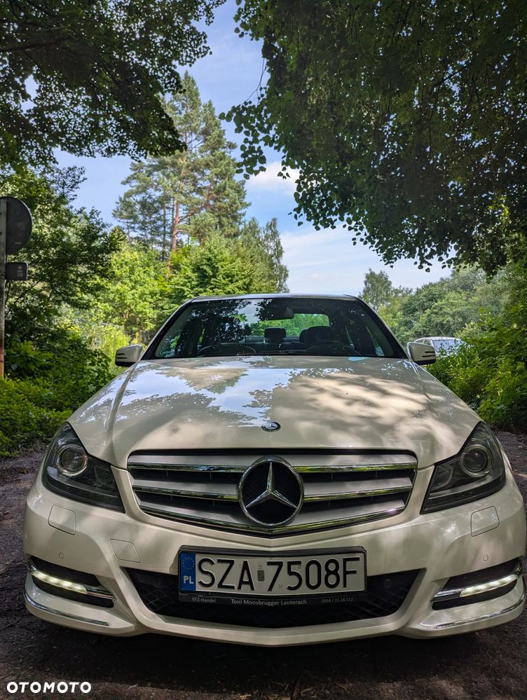Mercedes-Benz Klasa C 200 CGI BlueEff Avantgarde - 1