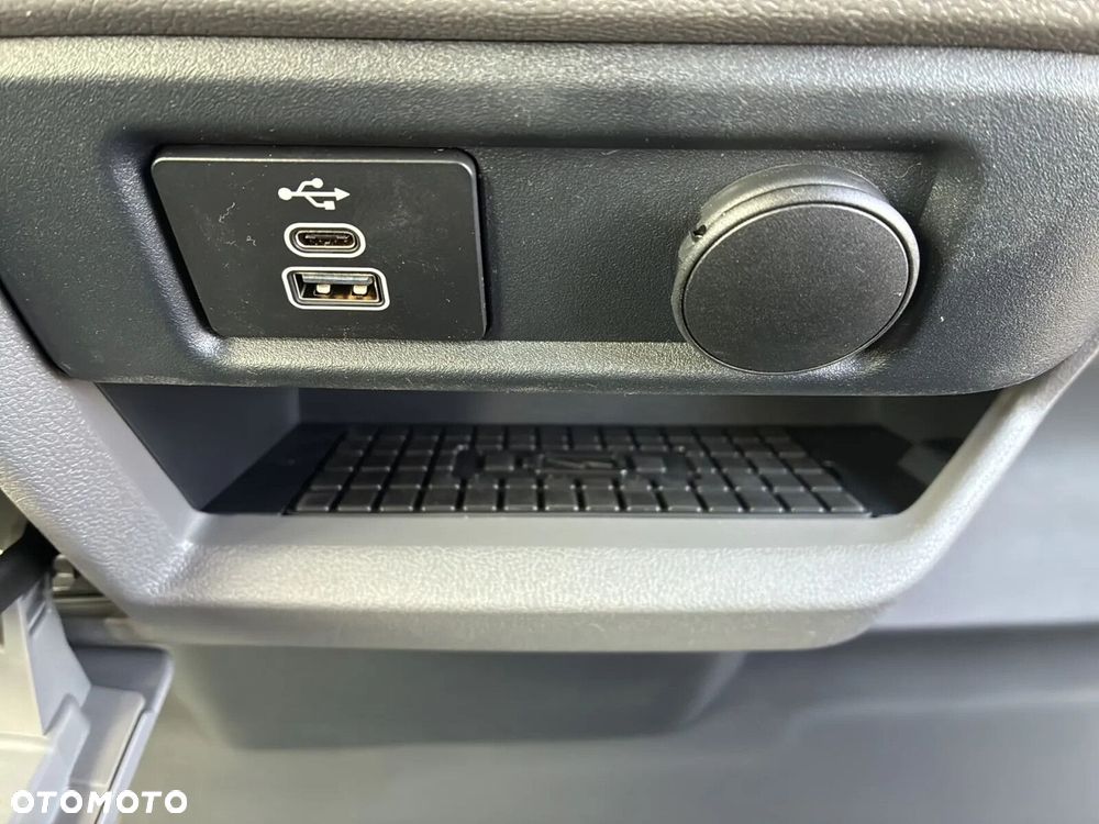 Volkswagen Transporter T7 Furgon Plus/6 osob./AUTOMAT  2,0 l TDI 170 KM r. o. 3500 mm - 37