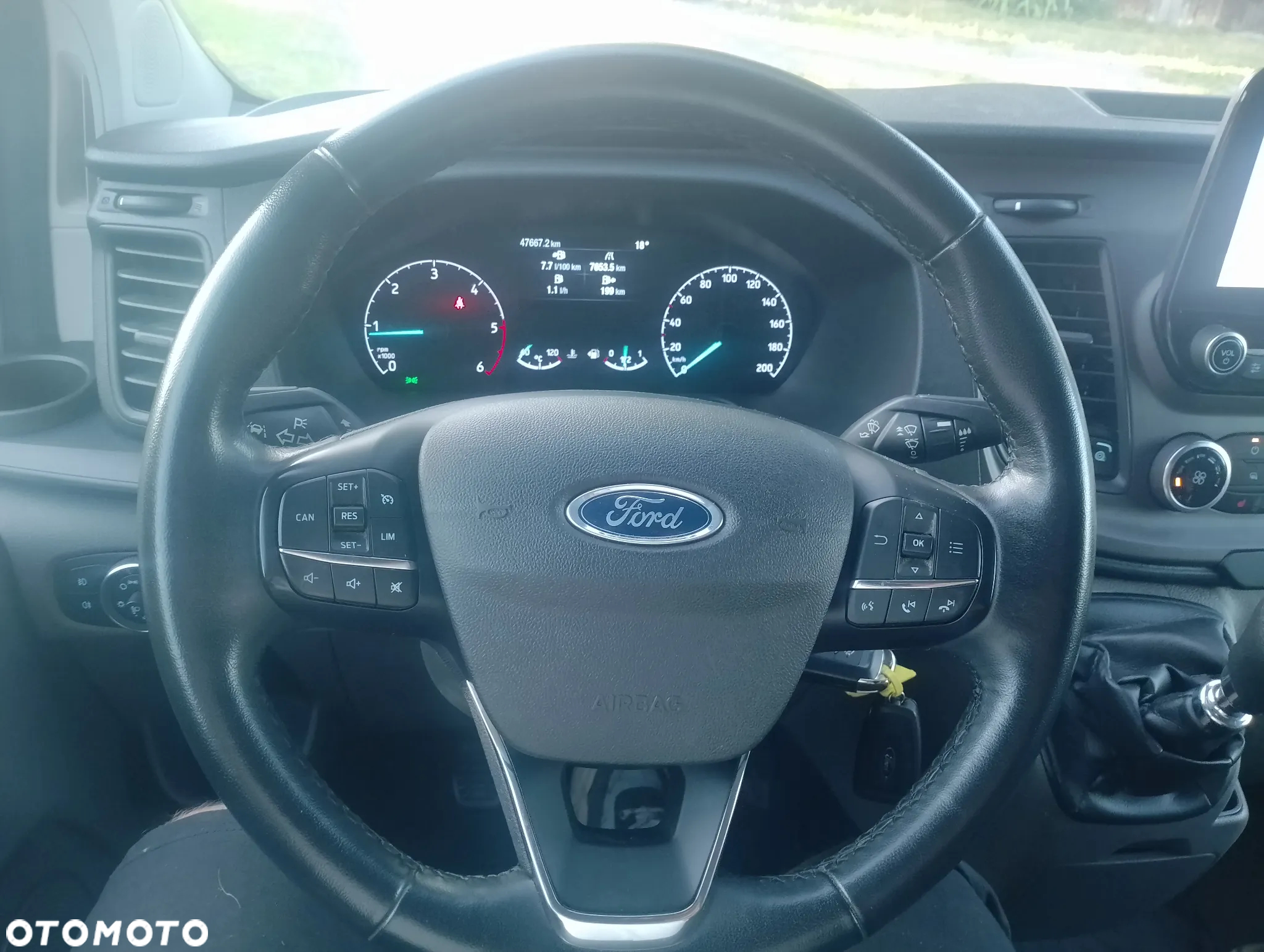 Ford Custom - 25