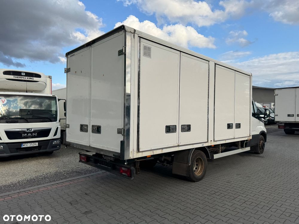 Iveco DAILY 60c16 50C15 50C17 35C14 35C15 35C17 35C18 70C17 72C15 70C18 Izoterma Chłodnia  9/8 euro palet - 9