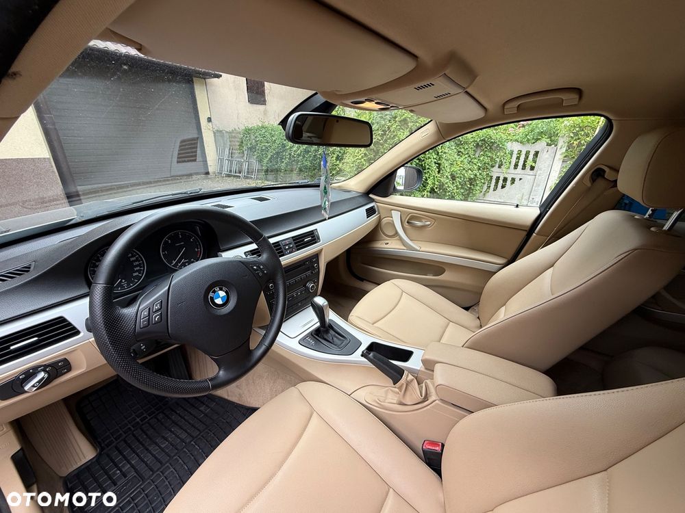 BMW Seria 3 320d xDrive DPF - 4