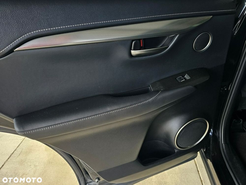 Lexus NX 300h Business Edition AWD - 29