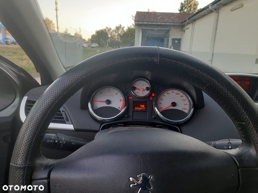 Peugeot 207 1.6 HDi - 11