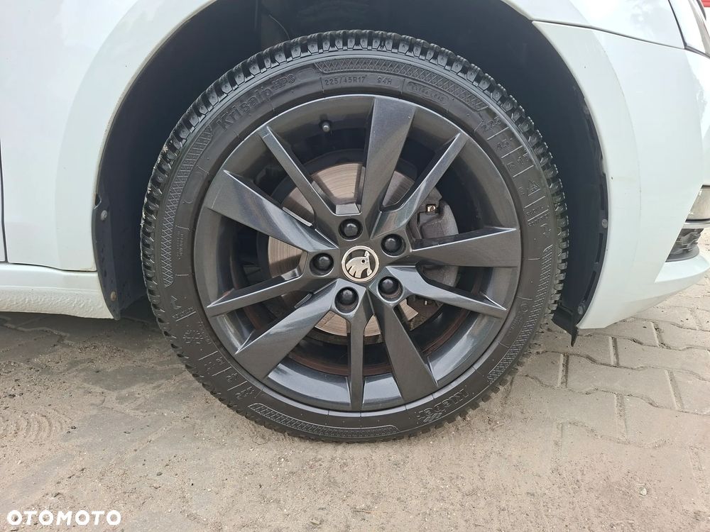 Skoda Octavia 1.5 TSI ACT Style DSG - 8