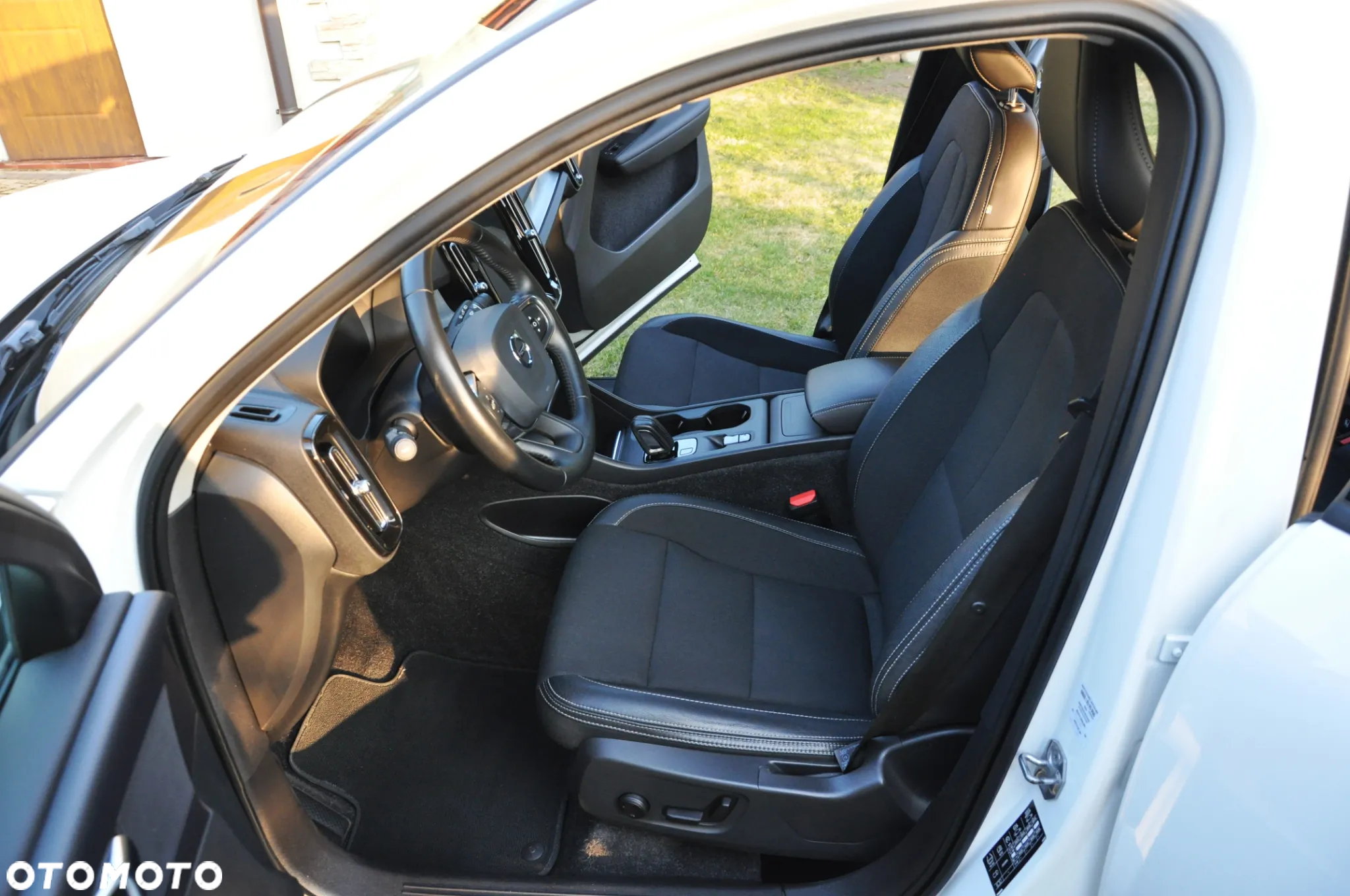 Volvo XC 40 D3 AWD Momentum Pro - 30