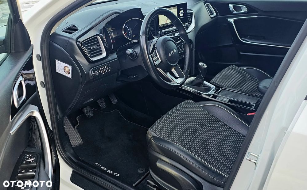 Kia Ceed 1.5 T-GDI OPF Platinum Edition - 13