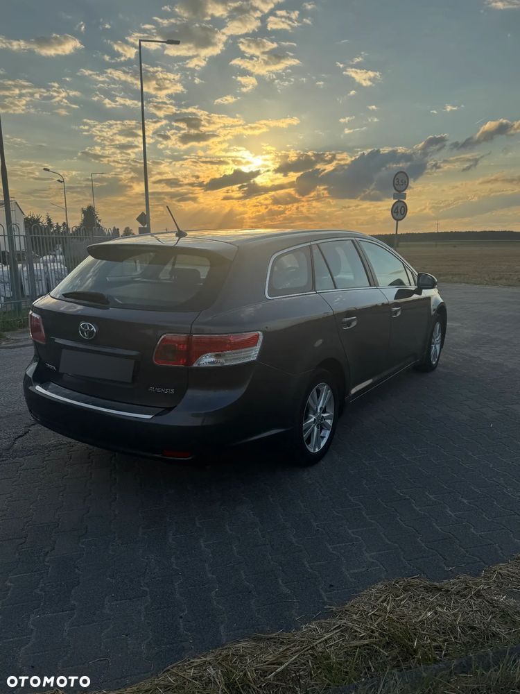 Toyota Avensis 2.0 D-4D Sol - 5