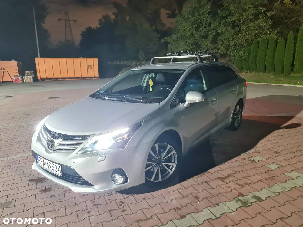 Toyota Avensis 2.0 D-4D Premium - 15