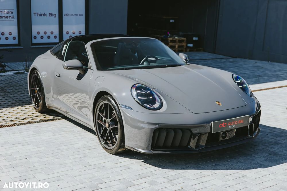 Porsche 911 4 GTS PDK - 2