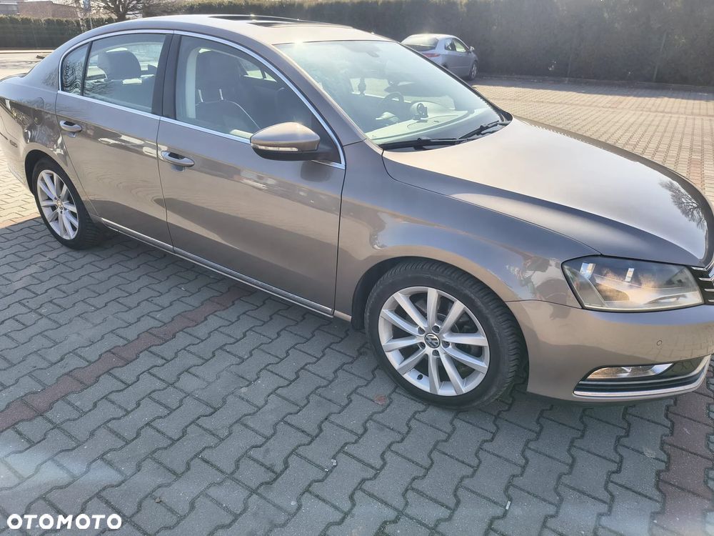 Volkswagen Passat 1.8 TSI Trendline - 4