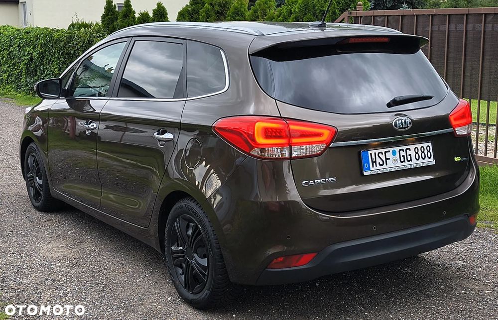 Kia Carens 1.7 CRDi 136 Fifa World Cup Edition - 4