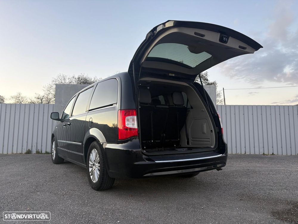 Lancia Voyager 2.8 CRD Gold - 23