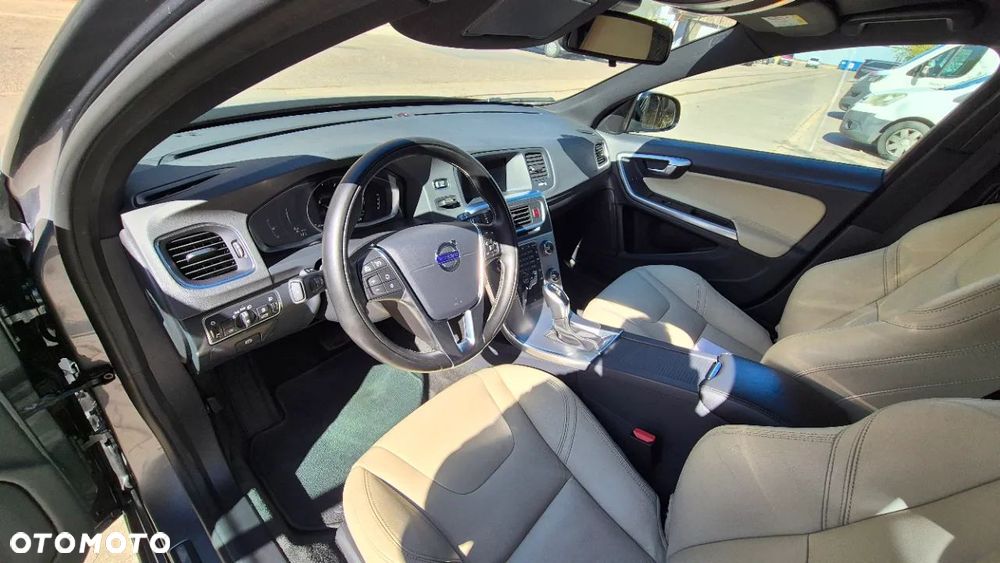 Volvo V60 T3 Drive-E Dynamic Edition (Momentum) - 5