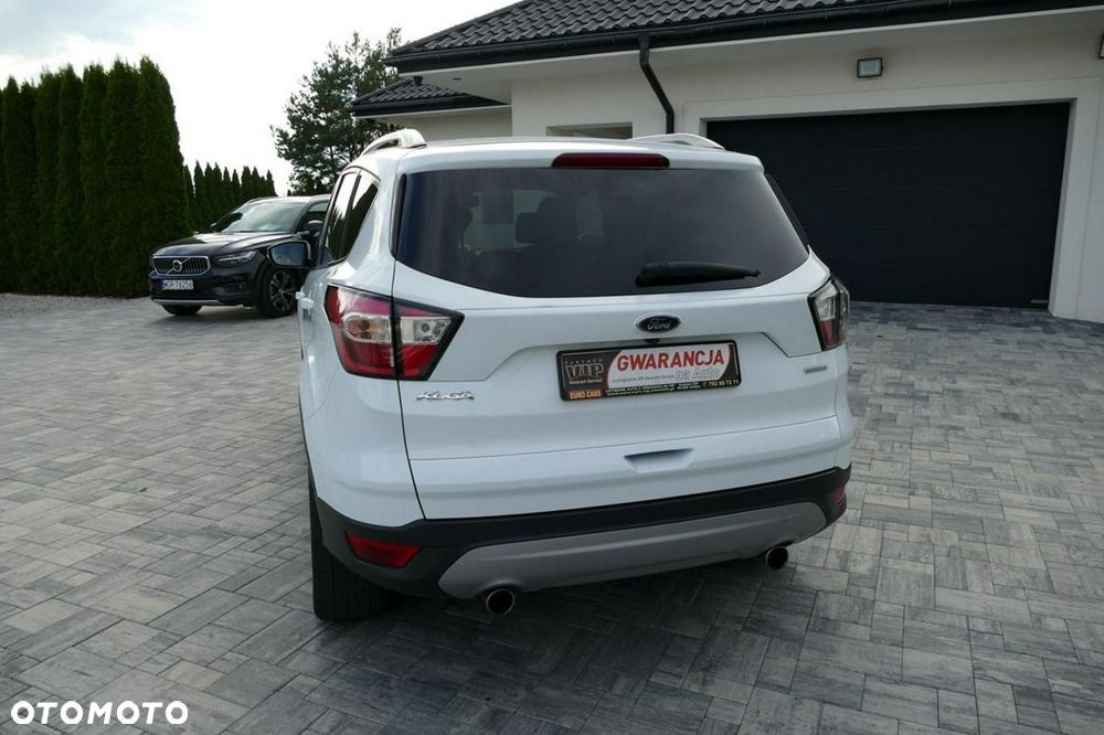 Ford Kuga 1.5 EcoBoost 2x4 Titanium - 13