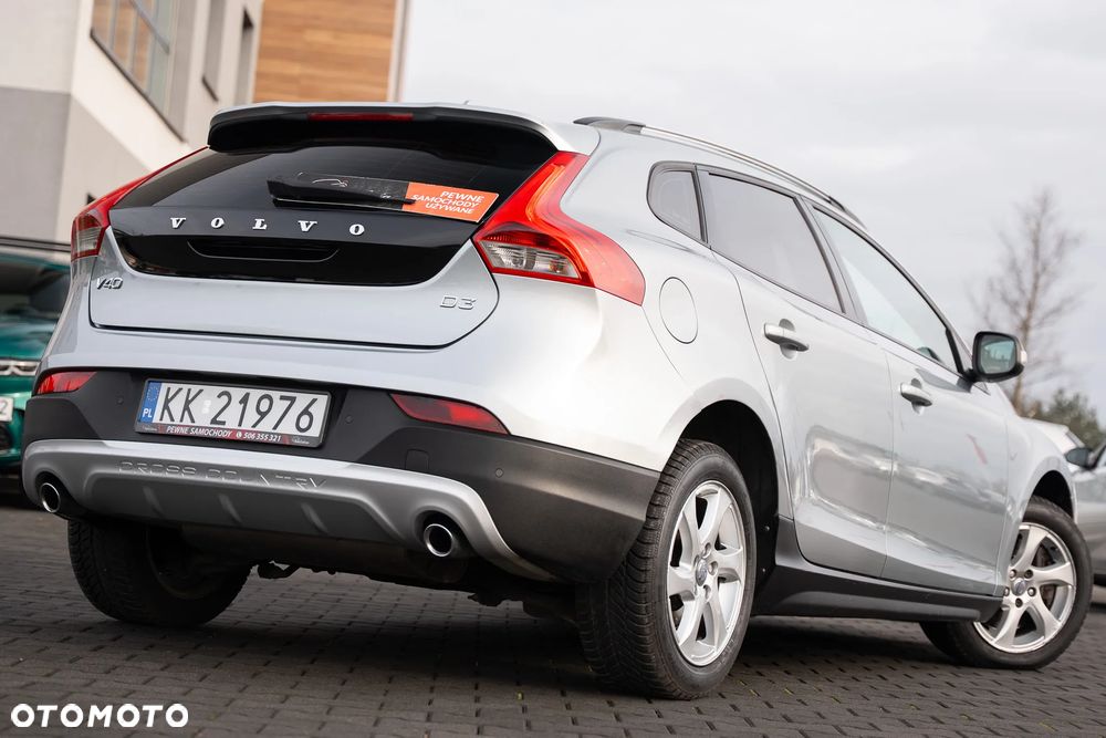 Volvo V40 Cross Country D3 Momentum - 10