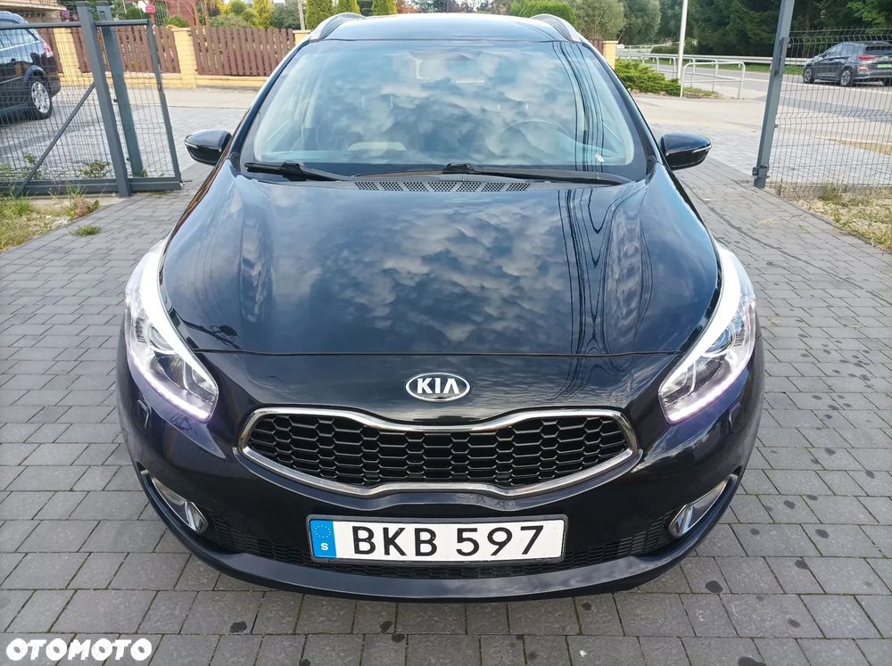 Kia Ceed 1.6 CRDi 128 ISG Platinum Edition - 4