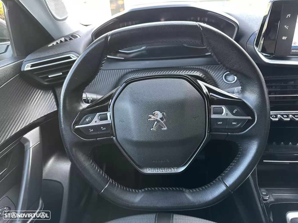 Peugeot 2008 PureTech 100 Stop&Start Allure — fotografia 31