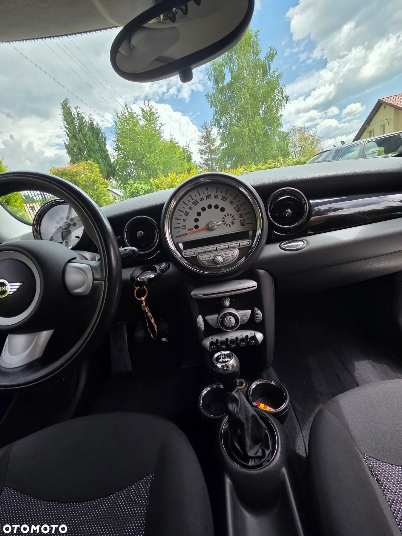 MINI Cooper Standard - 16