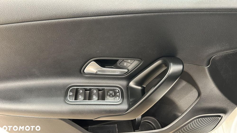 Mercedes-Benz Klasa A 200 7G-DCT - 14